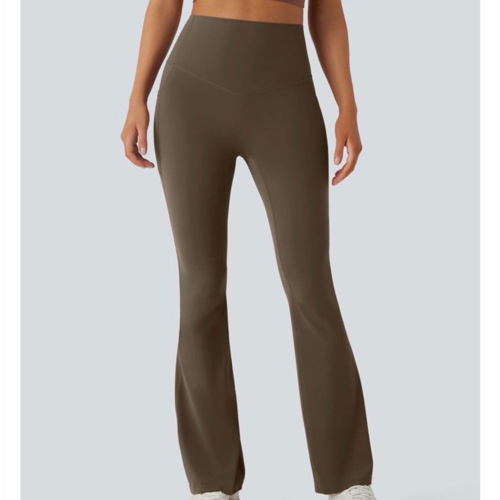 NWT HALARA ultrasculpt Women's High-Waisted Flare Leggings - brown new